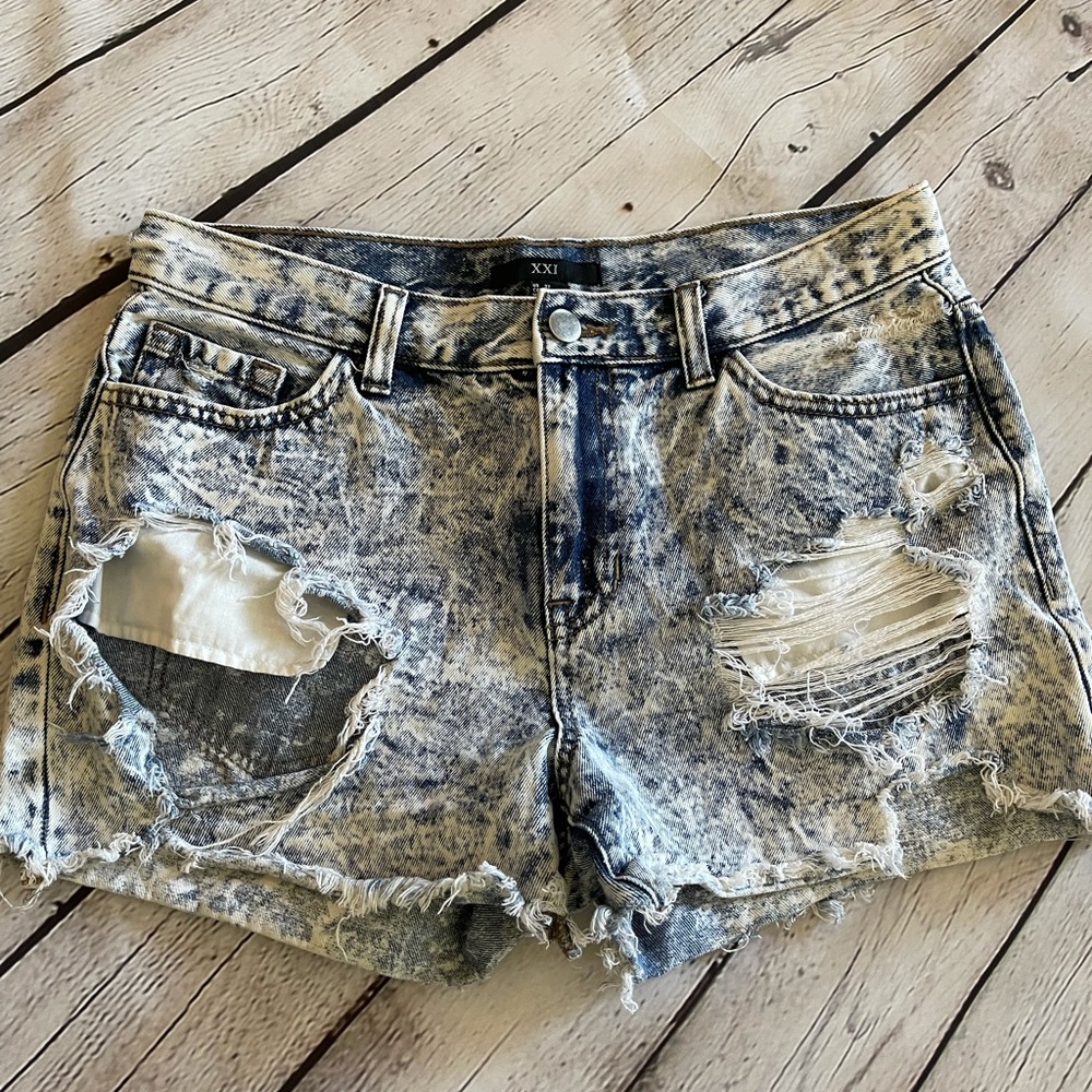 Forever 21 Womens Retro Distressed Fringe Stonewash 70’s Denim Shorts sz 27